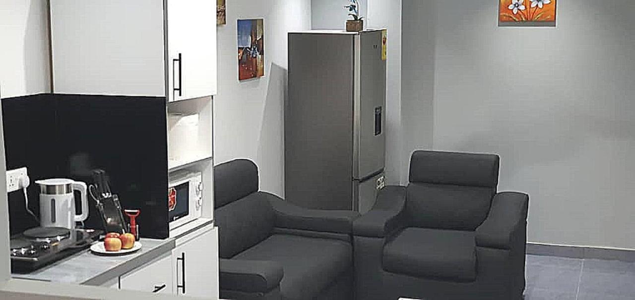 Legon City Mall Short Stay Apartments For Business And Vacation - East Legon Accra Esterno foto